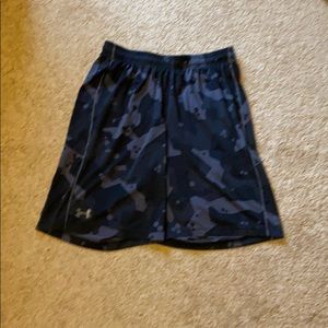 Black and gray under armour shorts
